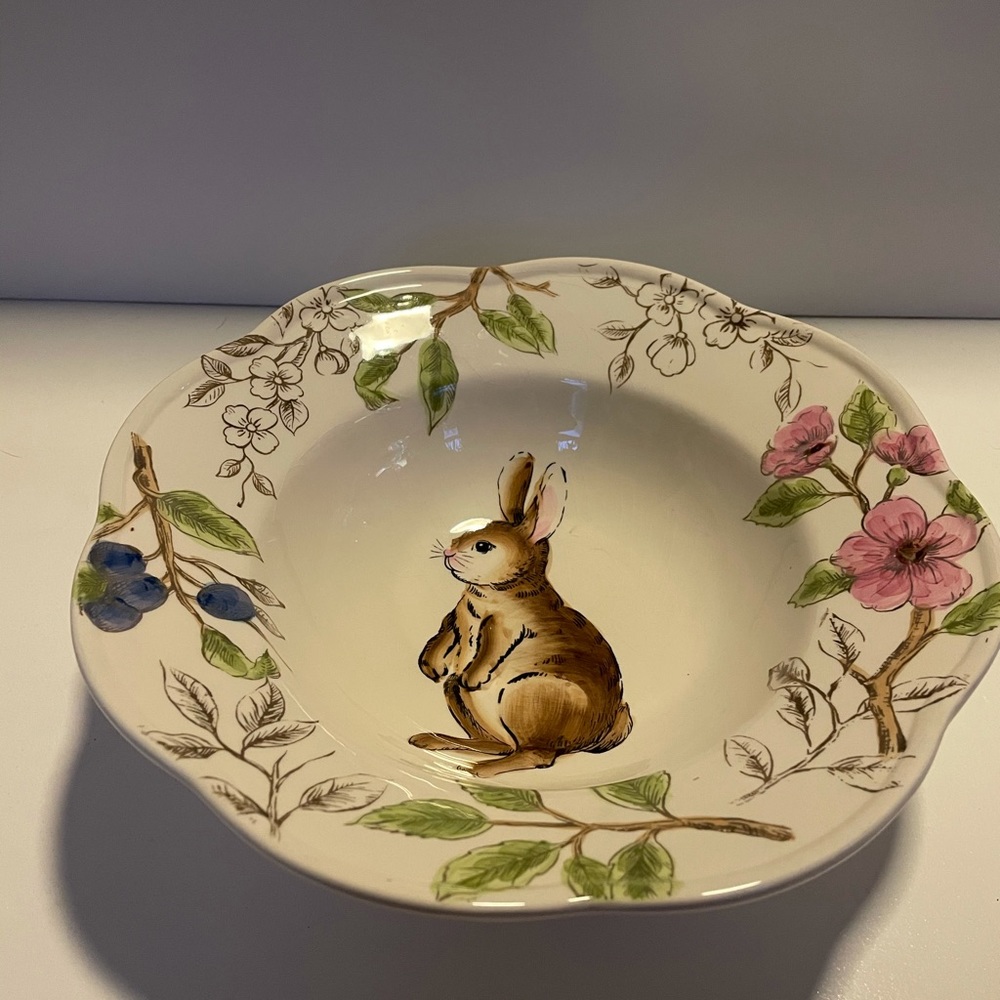 Bunny serving bowl